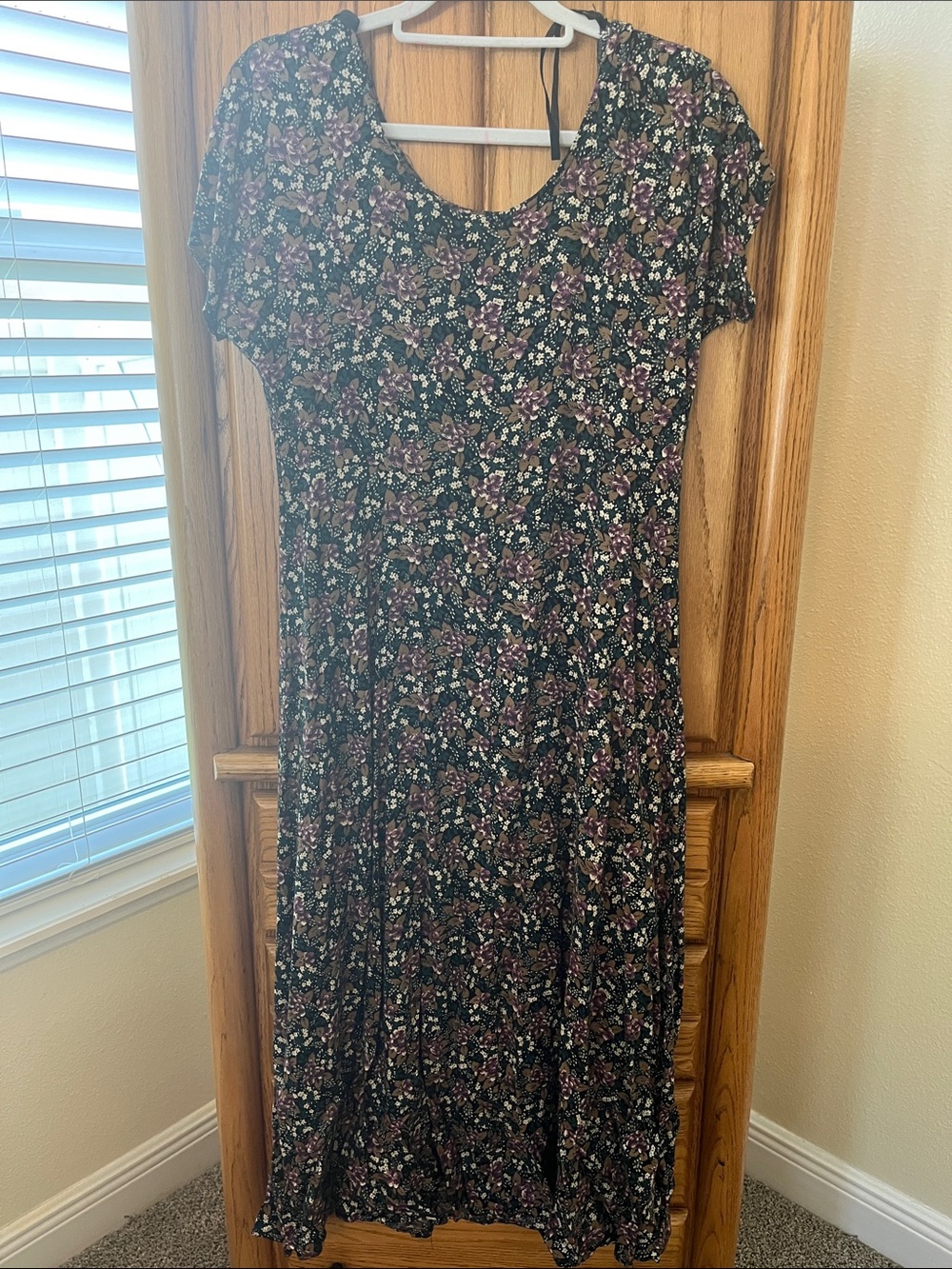 Floral Scoop Neck Maxi Dress in Black, Army Green and Purple